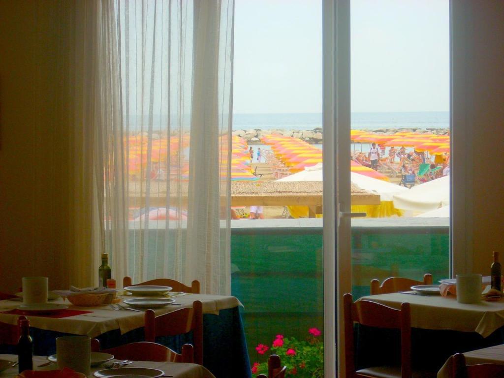 Hotel Cosmopolita Rimini Zewnętrze zdjęcie