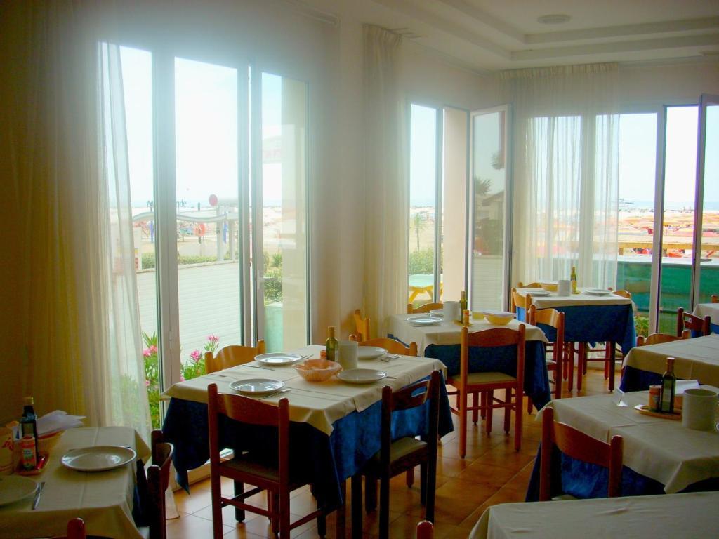 Hotel Cosmopolita Rimini Zewnętrze zdjęcie